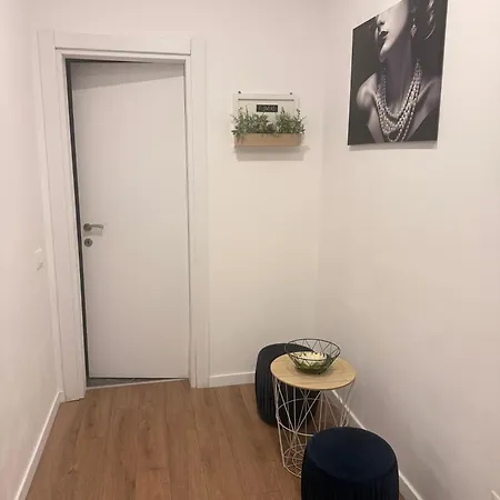 Rebreanu Unique * Bükreş