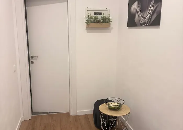 Rebreanu Unique * Bucureşti